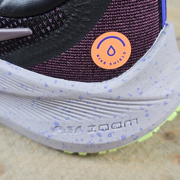 Nike Winflo Sheild 8 Women's Running Shoes Weatherproof features Black Violet - Picture 9 of 11